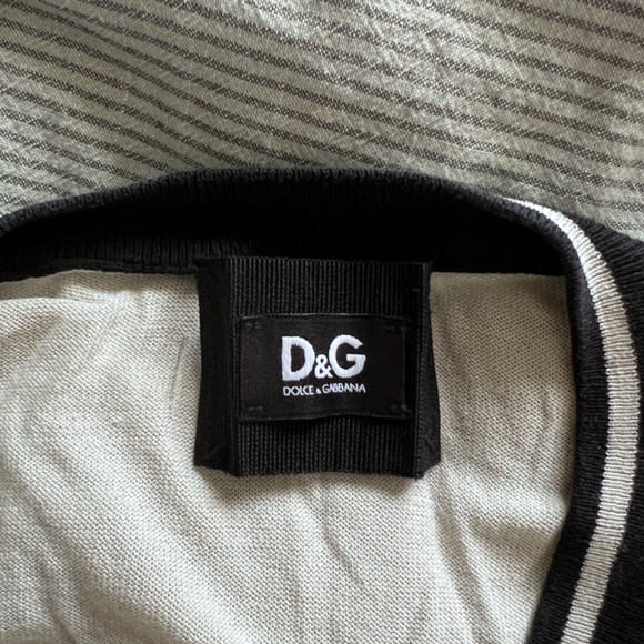 D&G Vneck sweatshirt - Picture 3 of 4